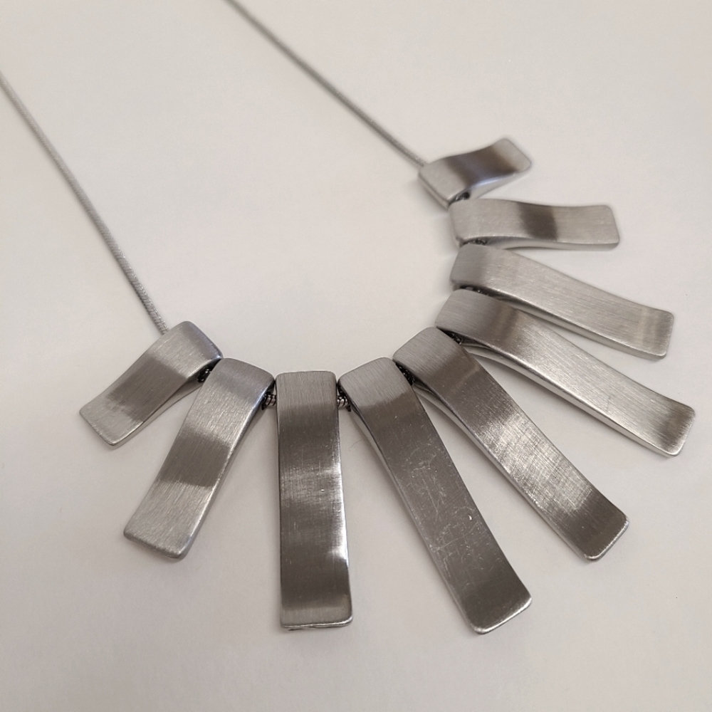 NEW * Plunder Markle necklace